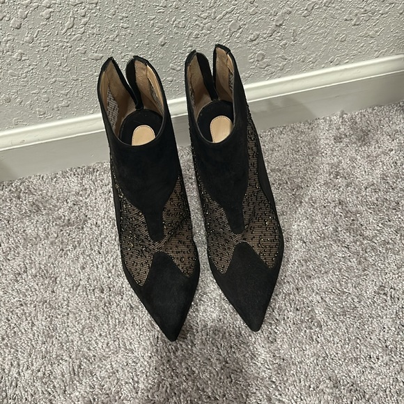 Christian Louboutin Papilloboot 100 Veau Velours
Black Suede Ankle Boots - Picture 7 of 7